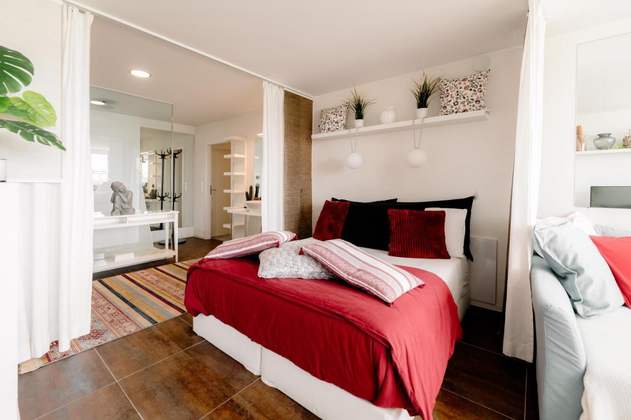 Business Sleeping Place Rolle Exterior photo